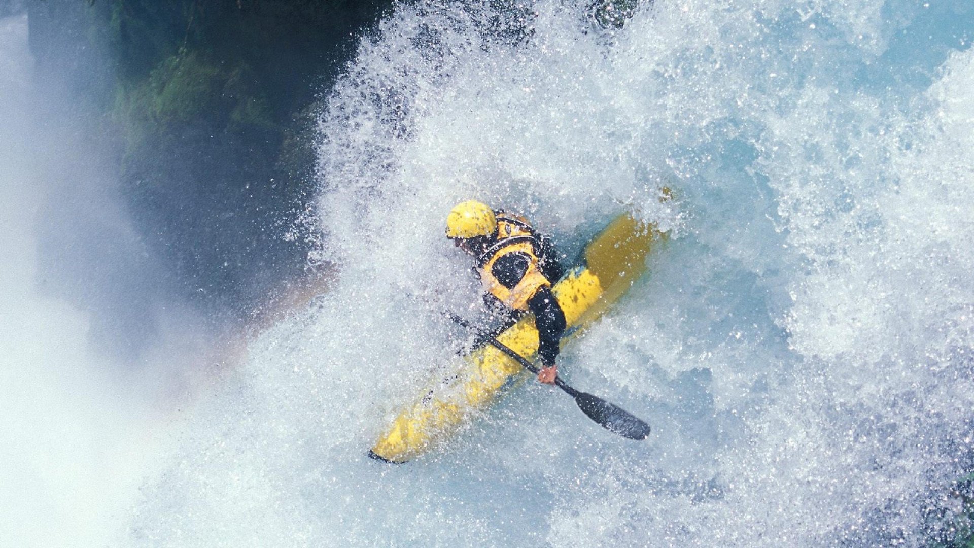 梅西第七次捧起金球奖 刷新历史纪录再创足坛传奇