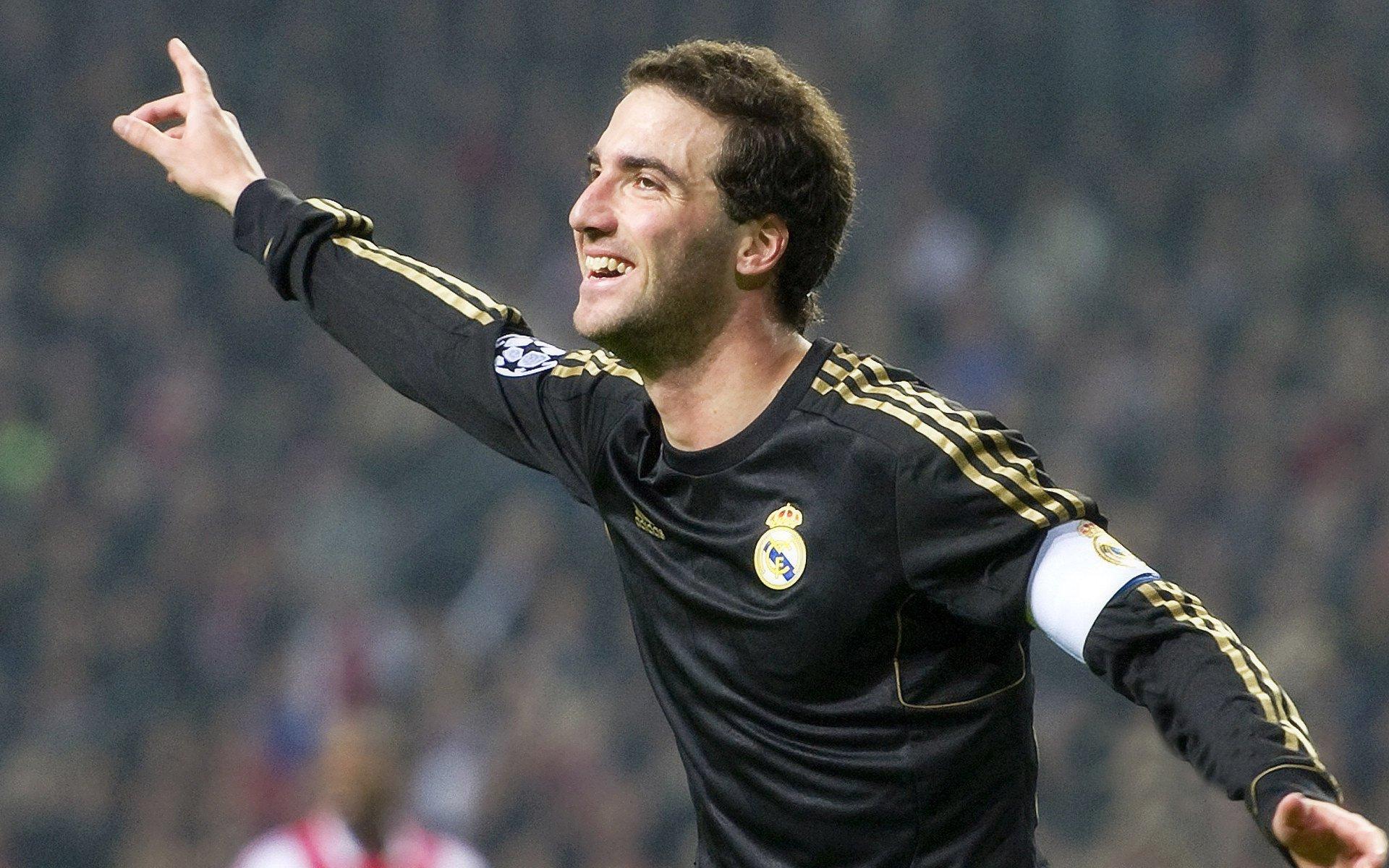 亚马尔前女友澄清不忠传闻，分手属实，谣言止于尊重