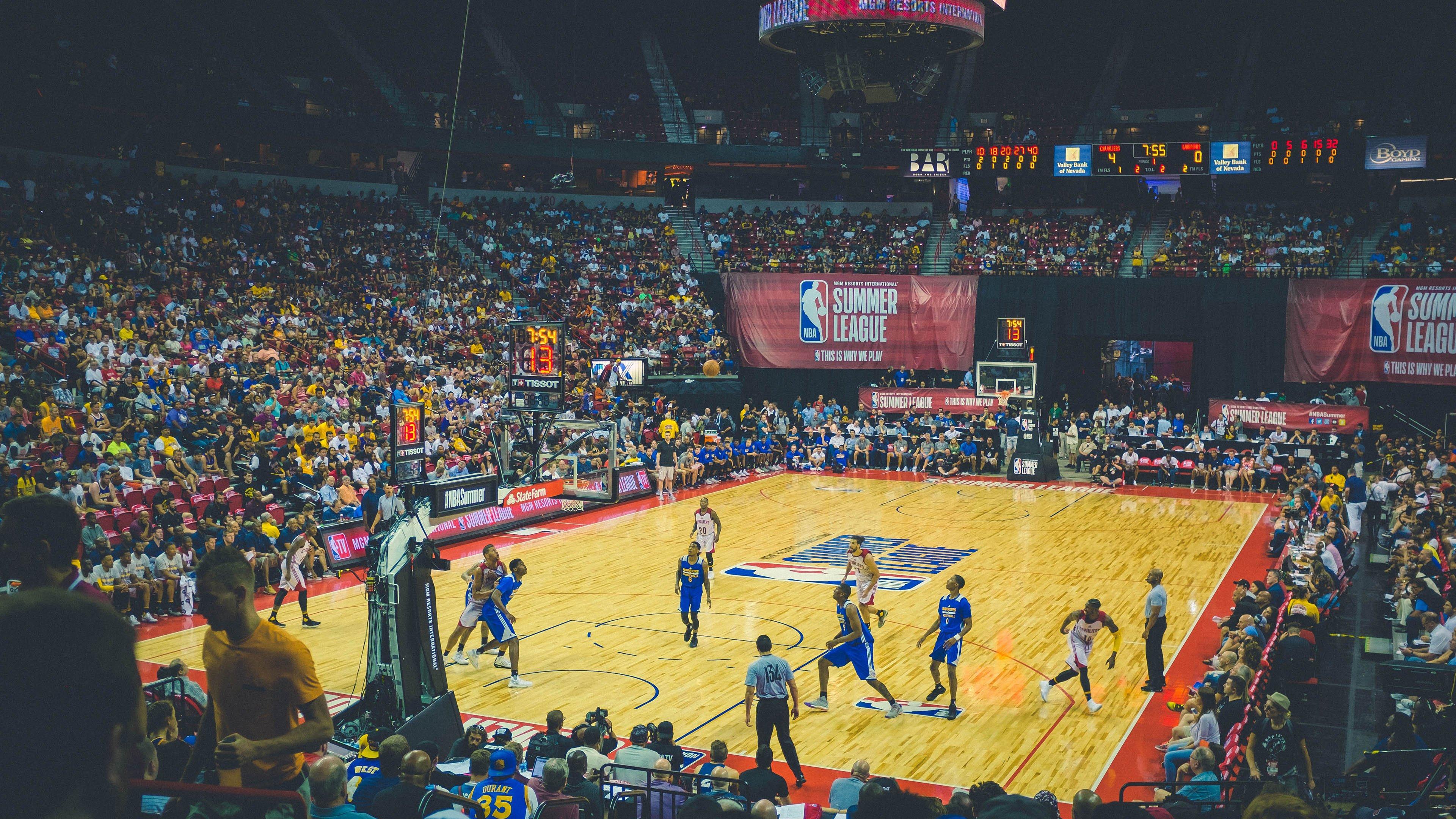 17岁19天闪耀欧冠舞台，恩古莫哈改写利物浦队史纪录